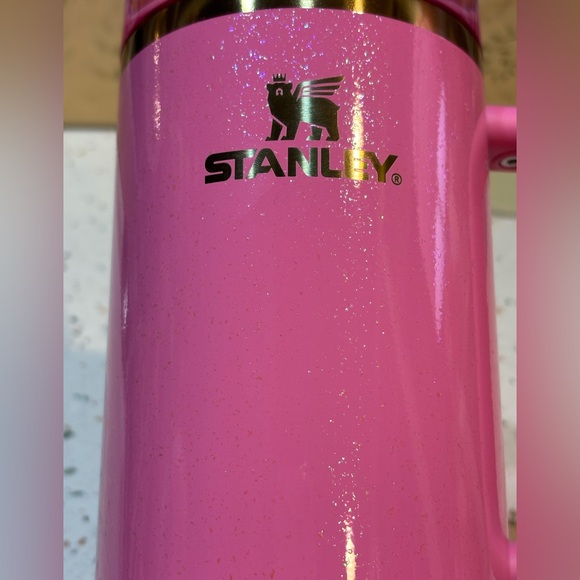 Stanley x Glinda Wicked 40 oz Quencher H2.0 Tumbler – Pink Glitter LTD - Picture 11 of 13